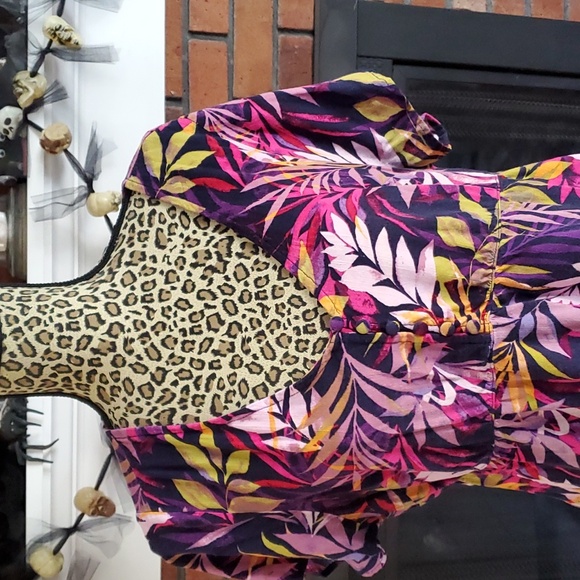 Cap-sleeve babydoll top - Picture 2 of 9